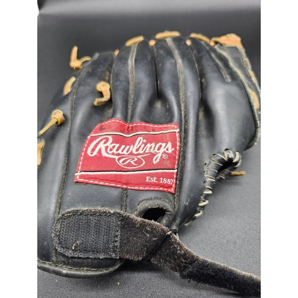 Rawlings baseball glove